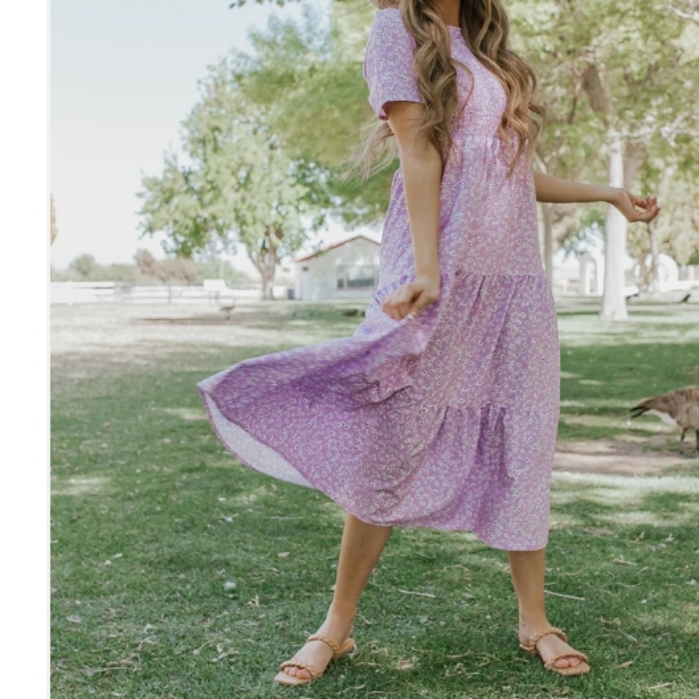 Clad & Cloth The Hannah Midi Dress in Lavendar with white flowers in size Large